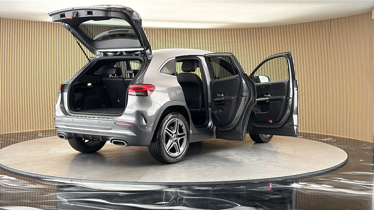 More views of Mercedes-Benz GLA