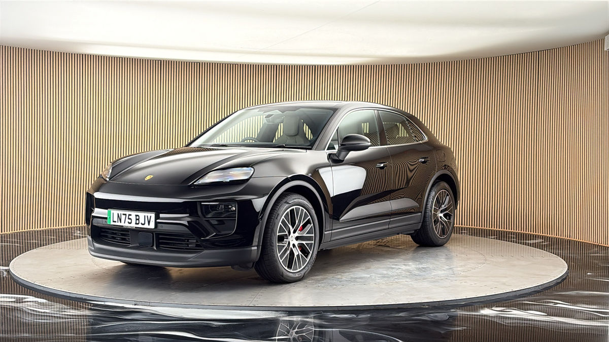 More views of Porsche Macan