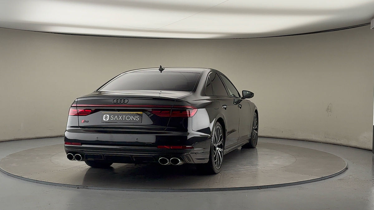 More views of Audi S8