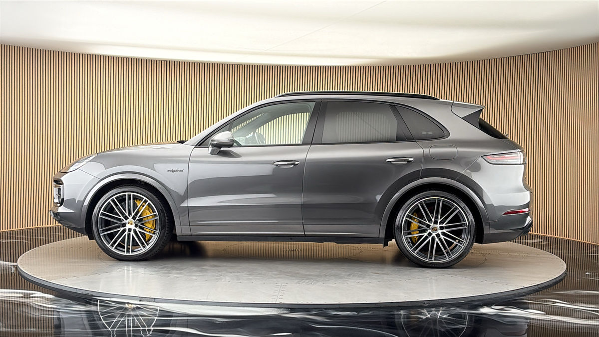 More views of Porsche Cayenne