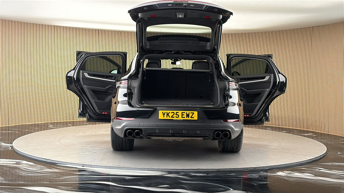 More views of Porsche Cayenne