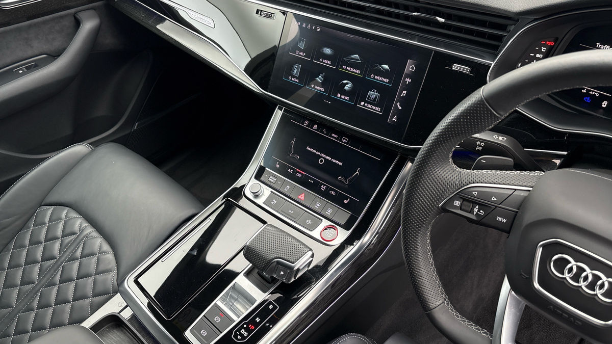 Audi SQ7 Image 18