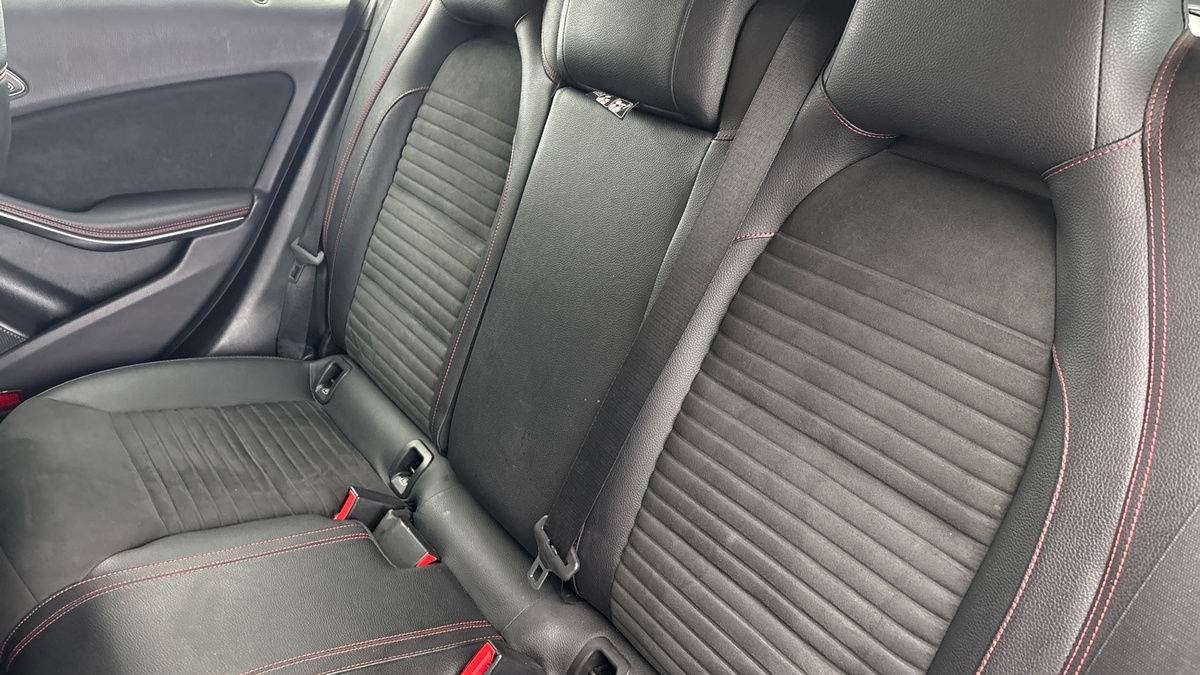 Mercedes-Benz CLA Image 8