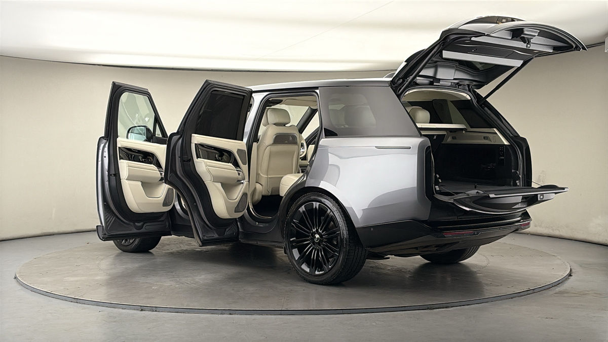 More views of Land Rover Range Rover