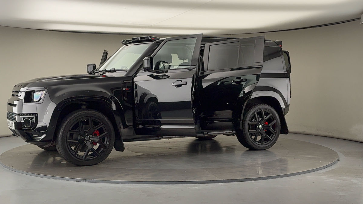 More views of Land Rover Defender 110