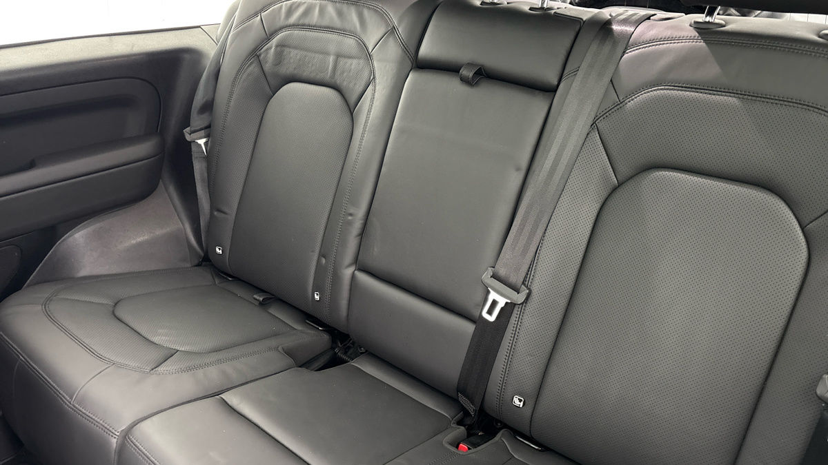 Land Rover Defender 90 Urban Image 8