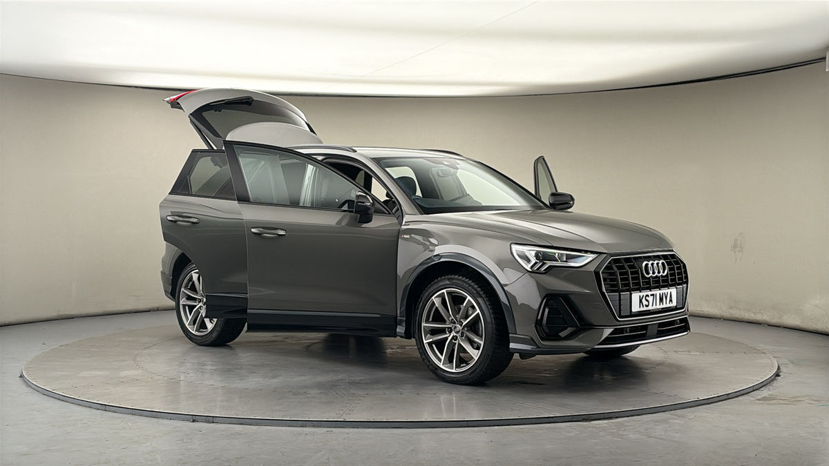 More views of Audi Q3