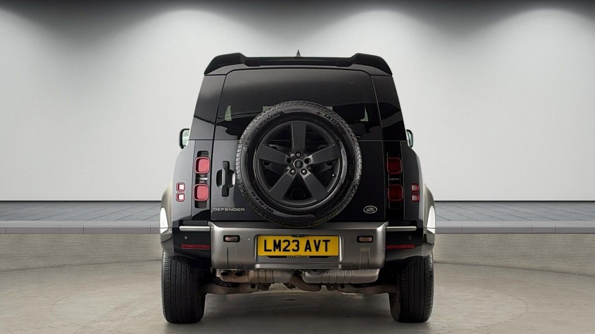 Land Rover Defender 90 Image 4