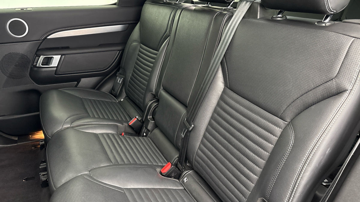 Land Rover Discovery Image 8