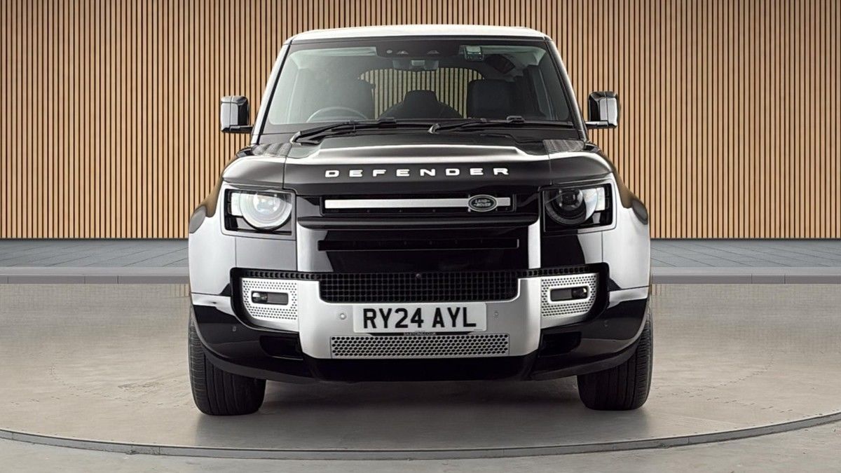 Land Rover Defender 110 Image 3