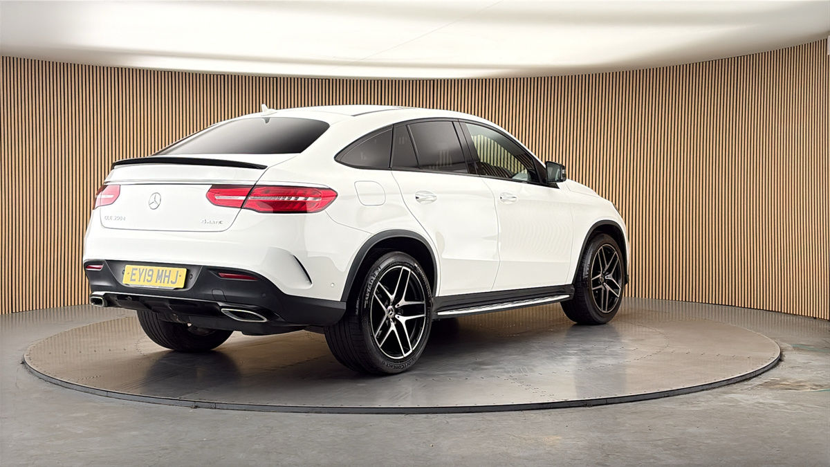 More views of Mercedes-Benz GLE