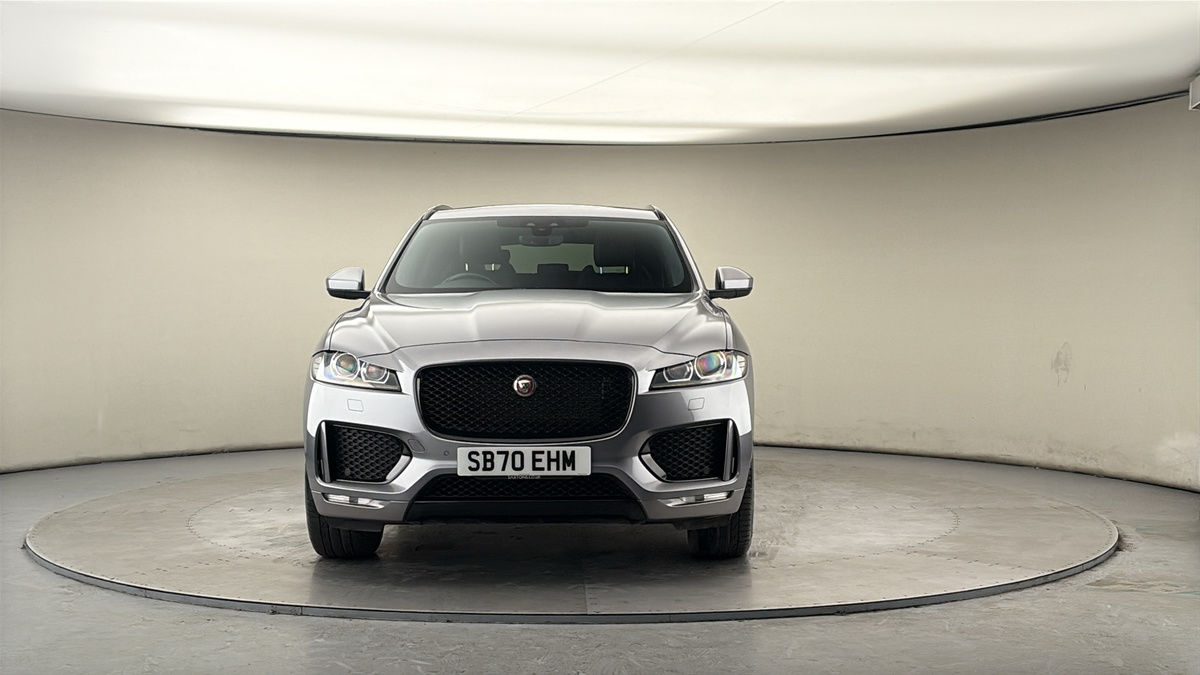 Jaguar F-PACE Image 3