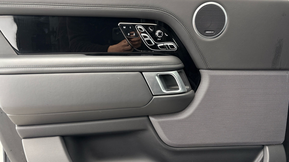 Land Rover Range Rover Image 19