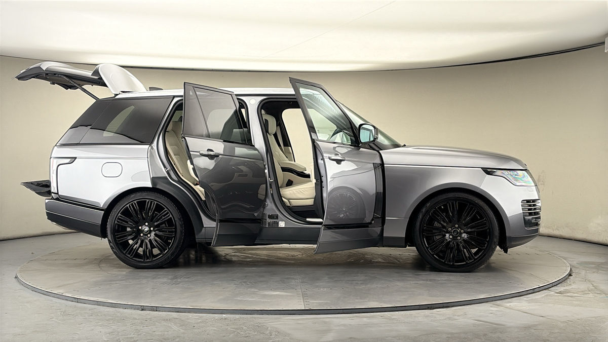 More views of Land Rover Range Rover