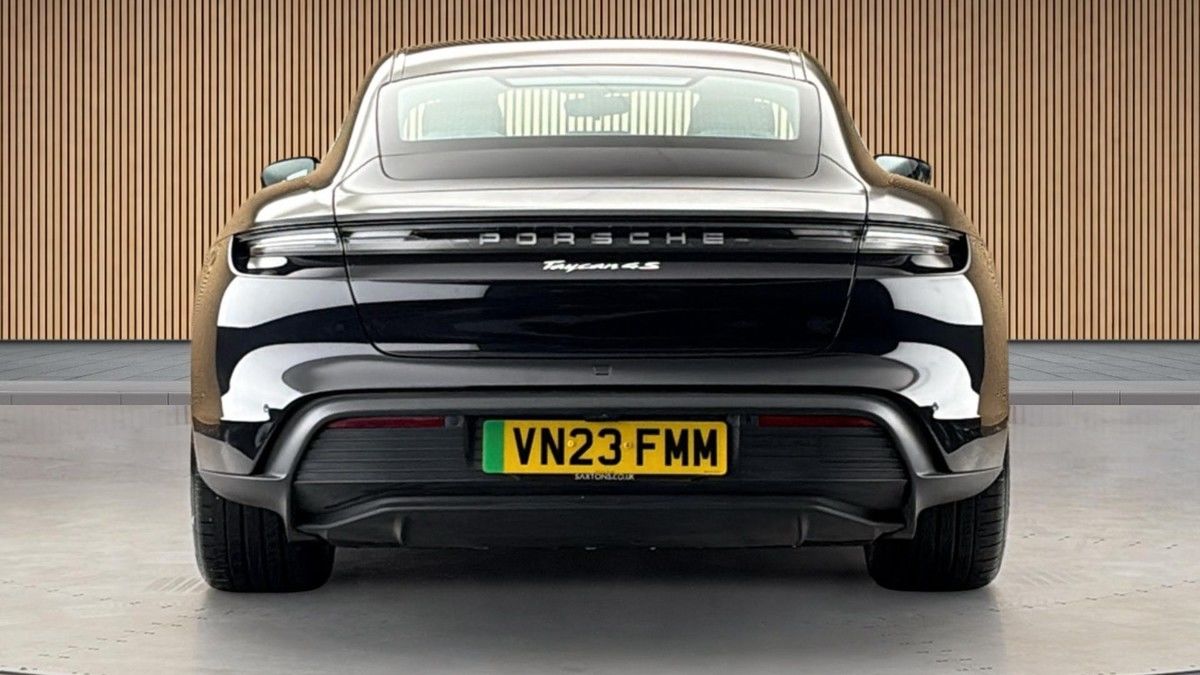 Porsche Taycan Image 4
