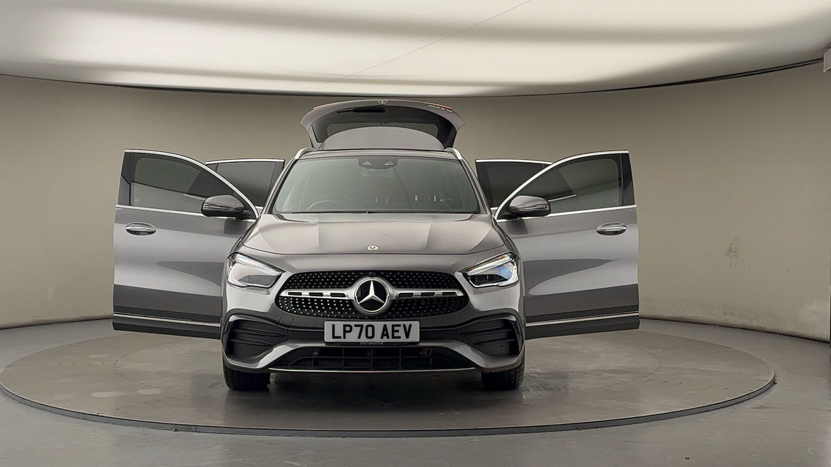 More views of Mercedes-Benz GLA