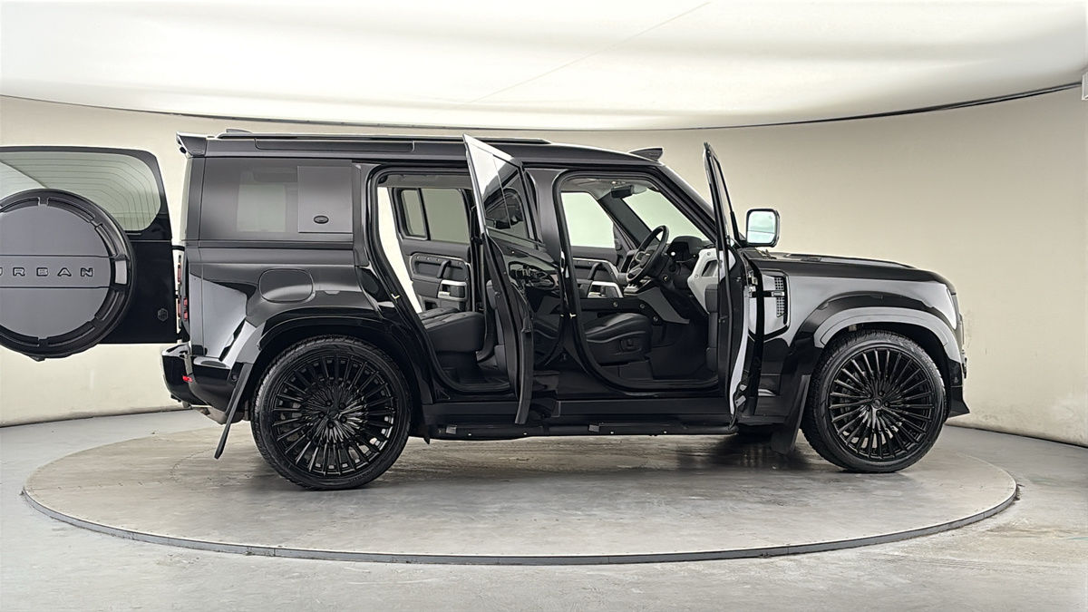 More views of Land Rover Defender 110