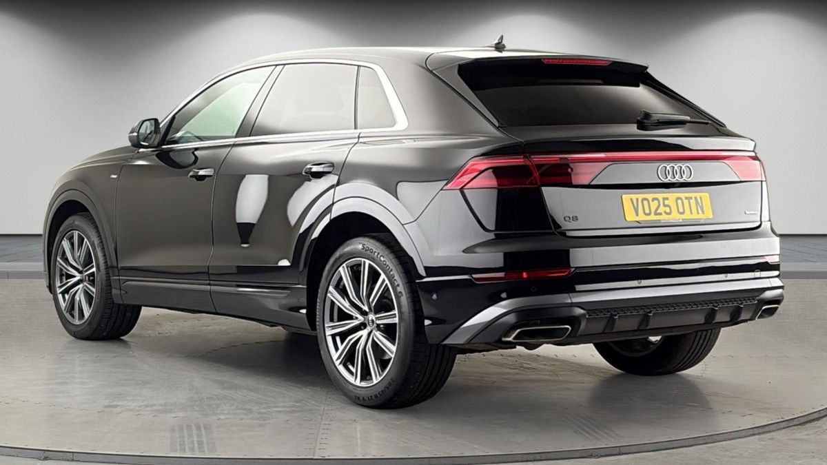 Audi Q8 Image 2