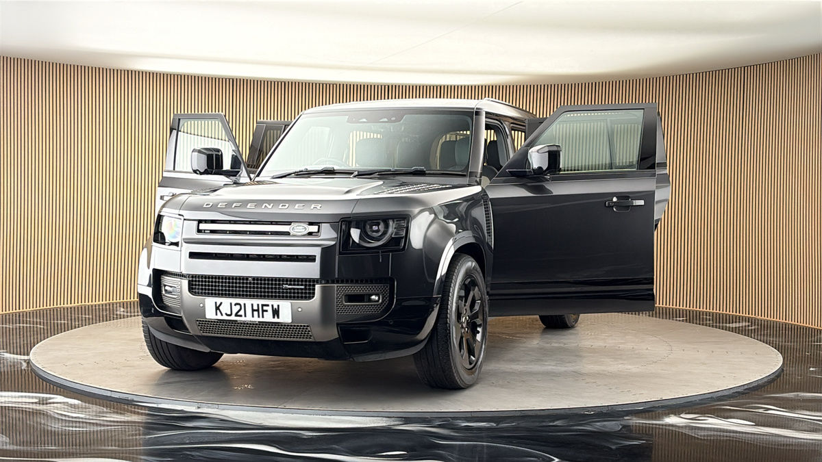 More views of Land Rover Defender 110