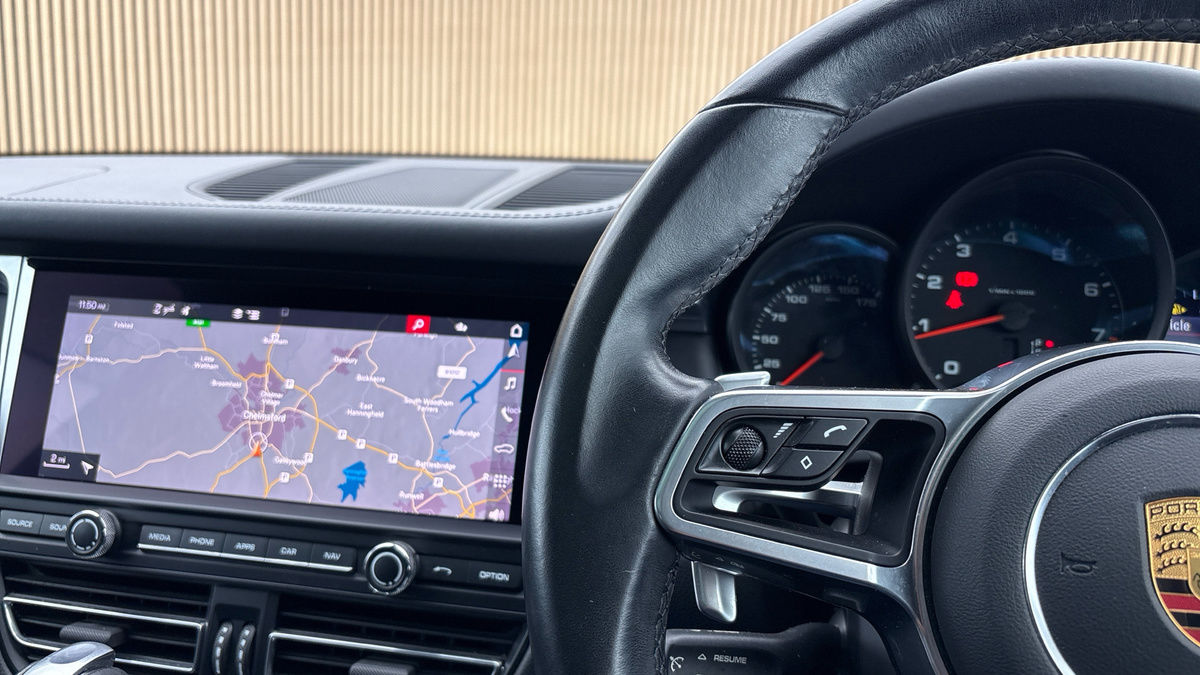 Porsche Macan Image 13