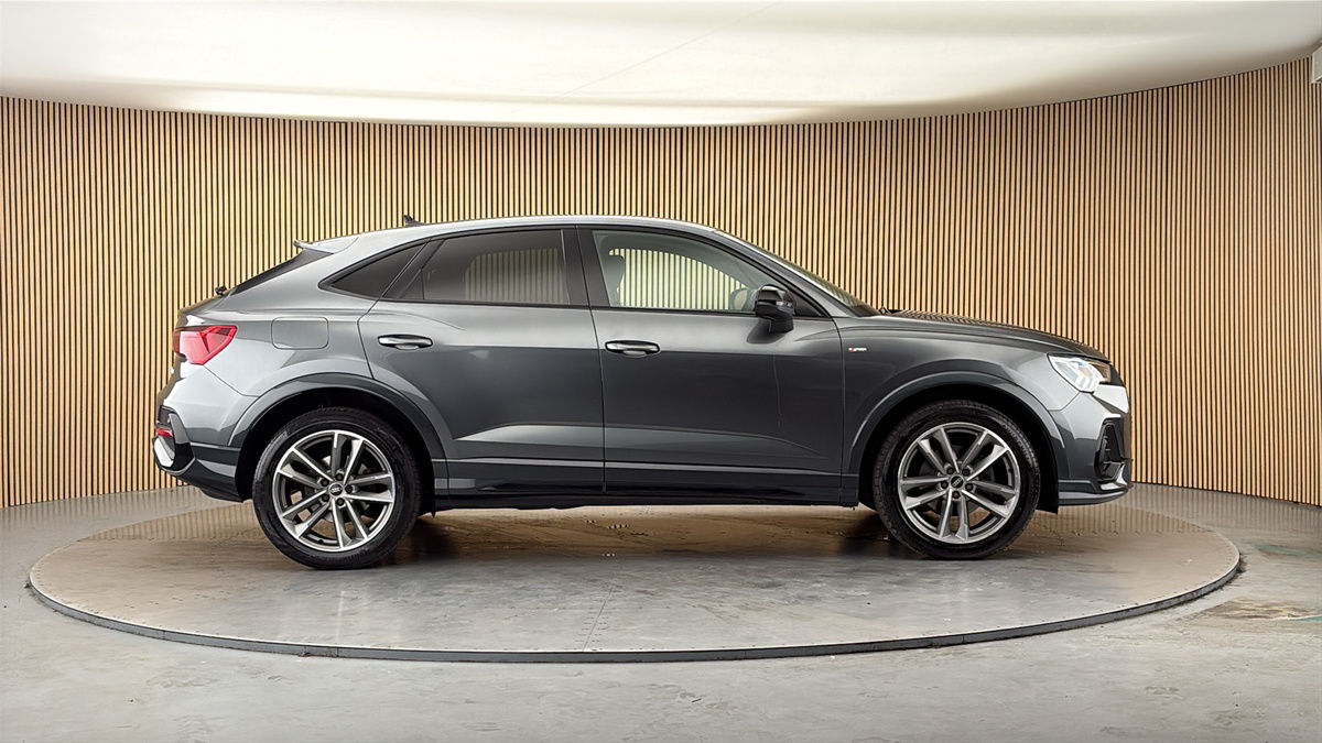 Audi Q3 Image 31