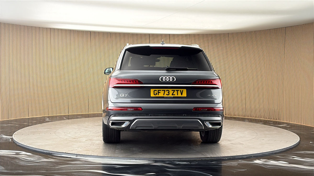 More views of Audi Q7