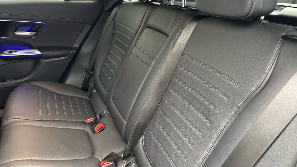 Mercedes-Benz GLC Image 8