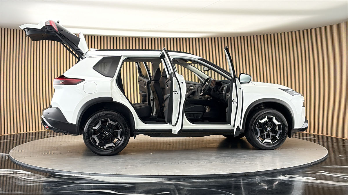 More views of Nissan X-Trail