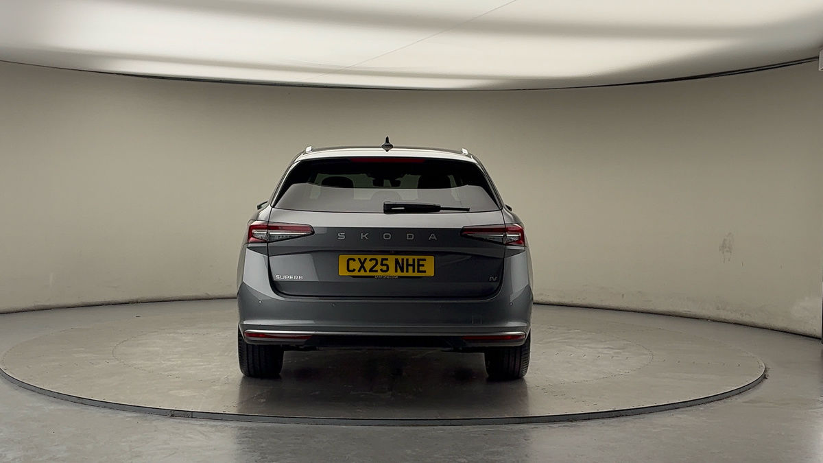 Skoda Superb Image 4