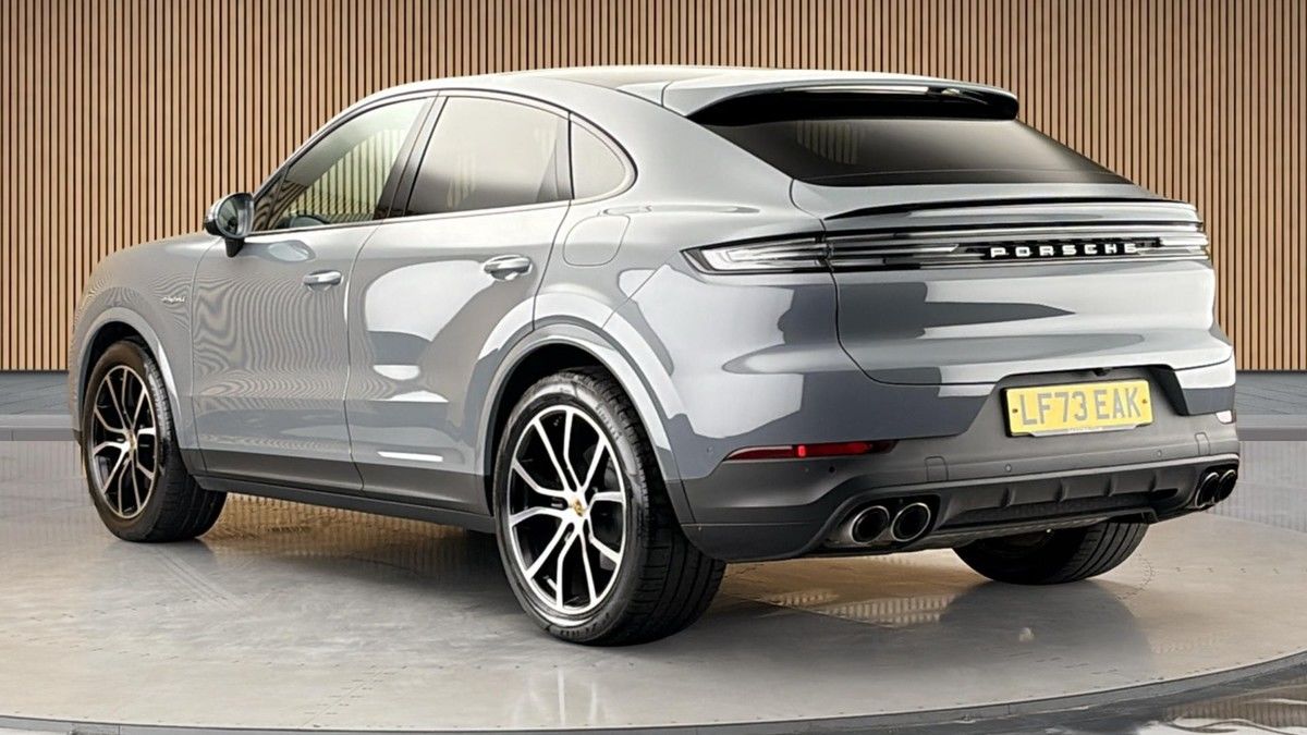 Porsche Cayenne Image 2