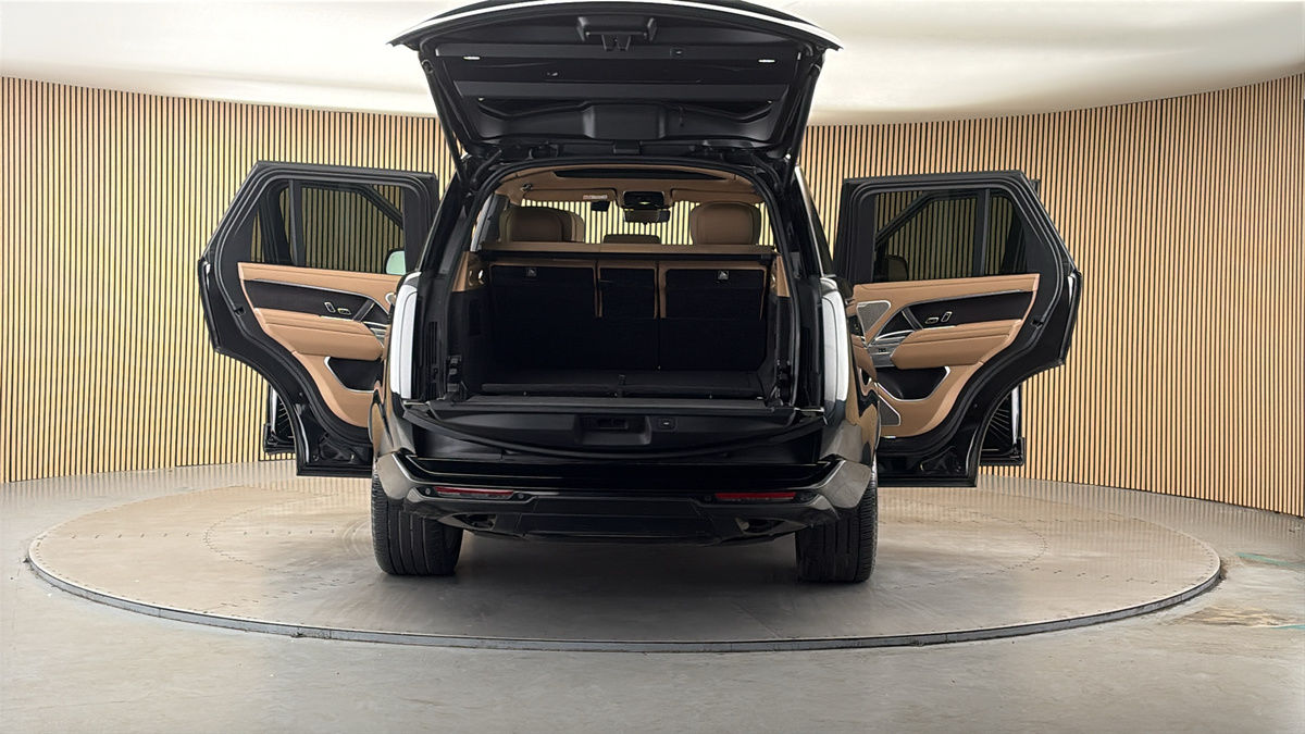 More views of Land Rover Range Rover