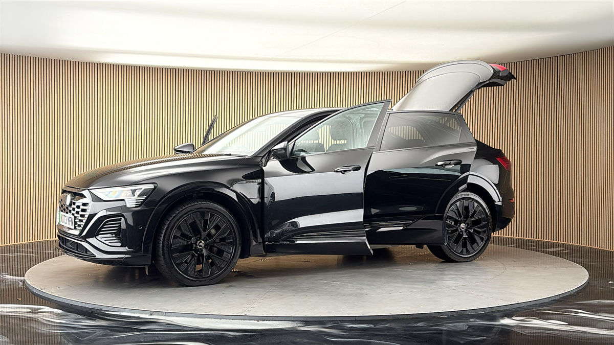More views of Audi Q8 e-tron