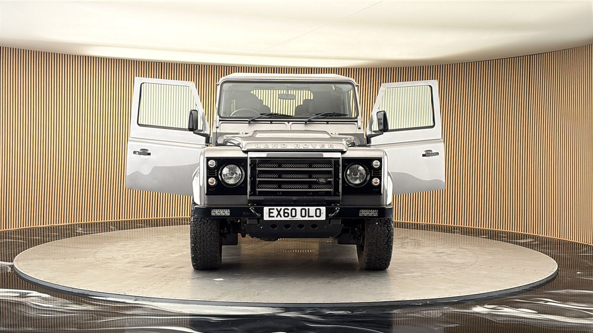 More views of Land Rover Defender 90