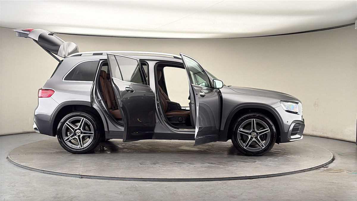 More views of Mercedes-Benz GLB