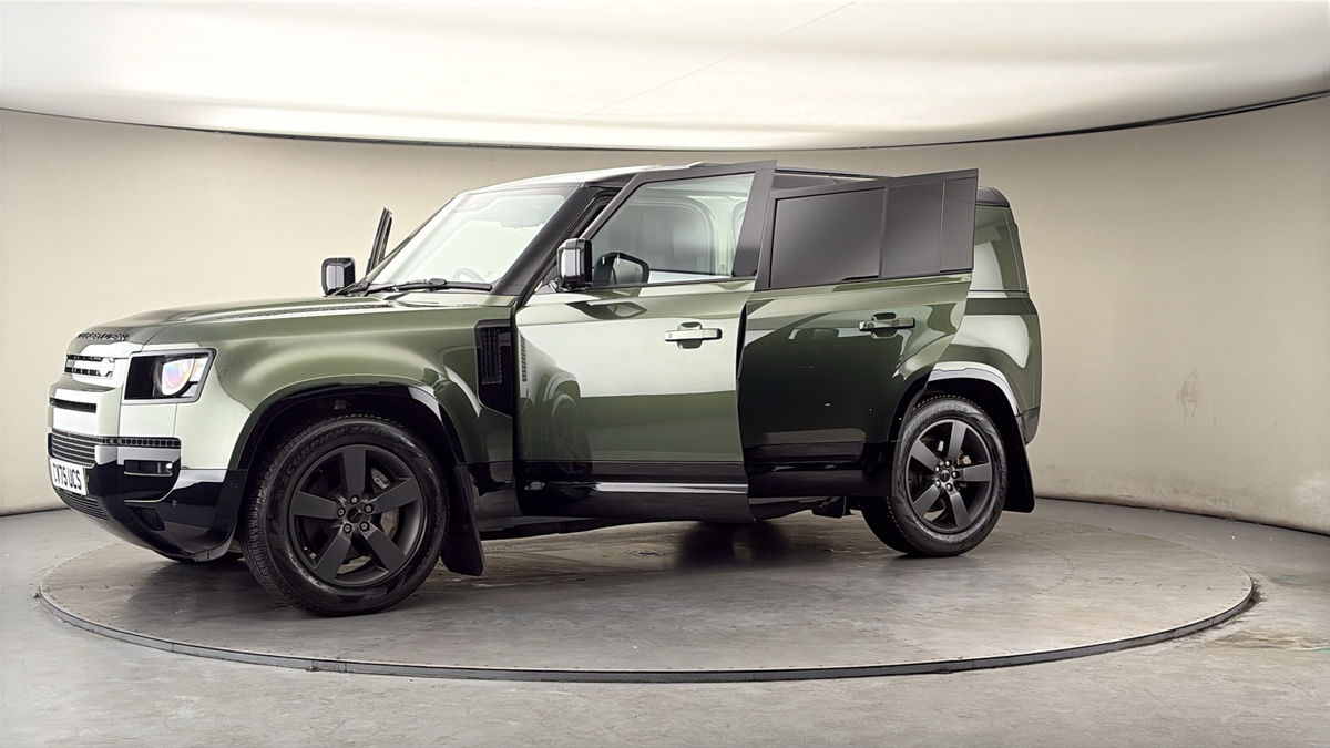 More views of Land Rover Defender 110