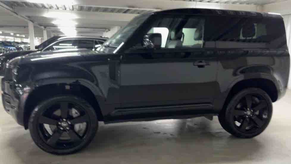 More views of Land Rover Defender 90