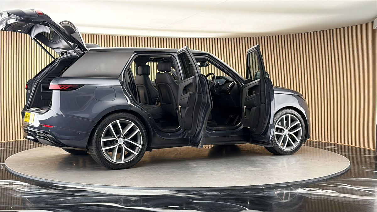 More views of Land Rover Range Rover Sport