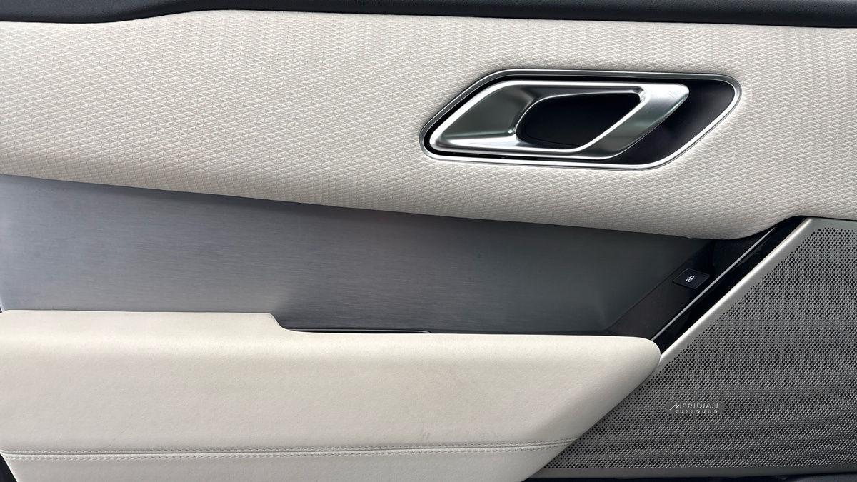 Land Rover Range Rover Velar Image 19