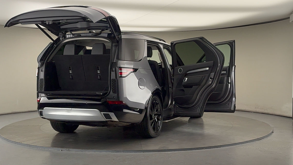 More views of Land Rover Discovery