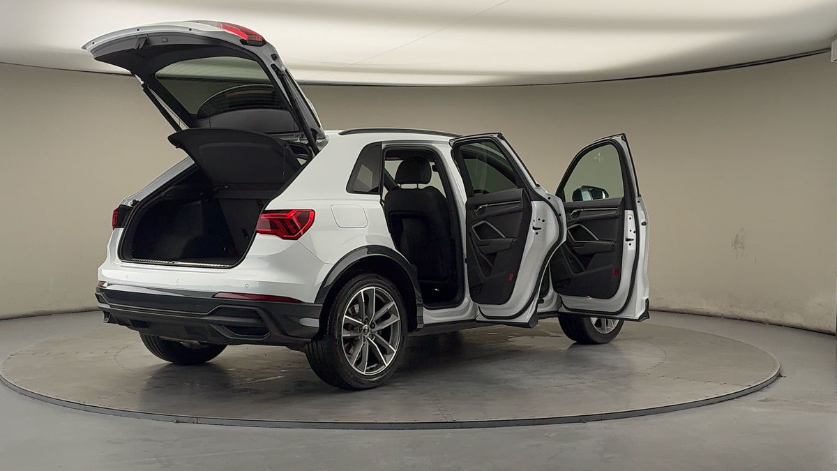 More views of Audi Q3