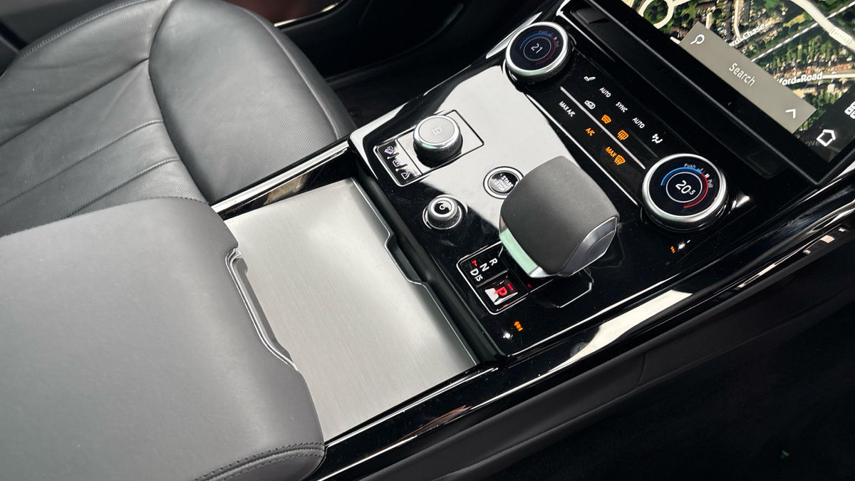 Land Rover Range Rover Sport Urban Image 18