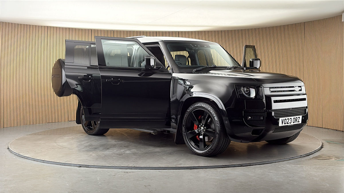 More views of Land Rover Defender 110