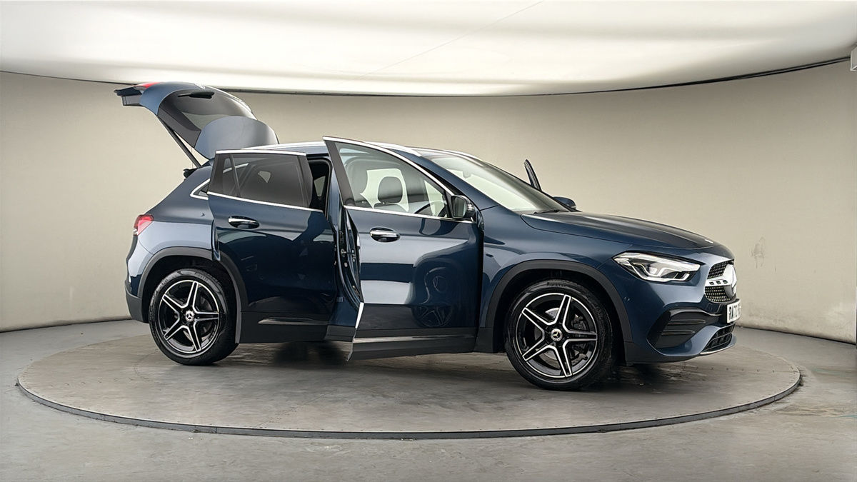 More views of Mercedes-Benz GLA