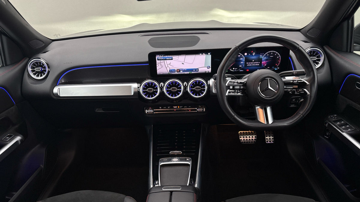 Mercedes-Benz GLB Image 12