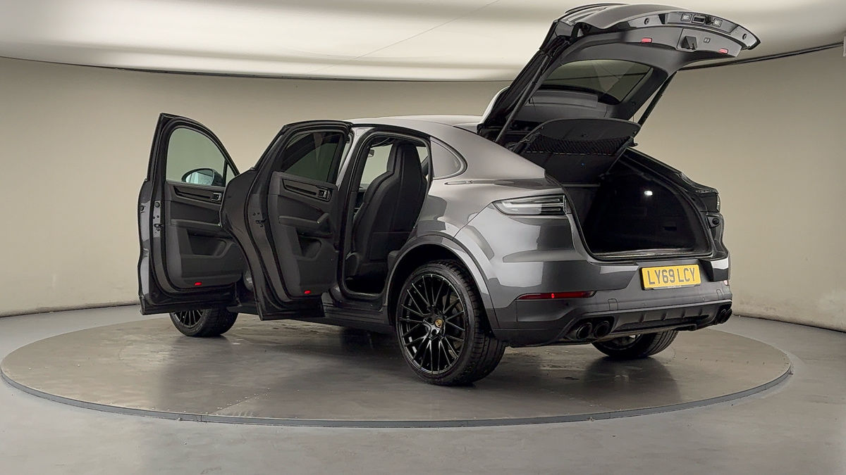 More views of Porsche Cayenne
