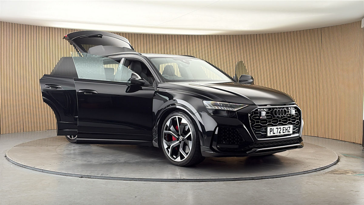 More views of Audi RSQ8