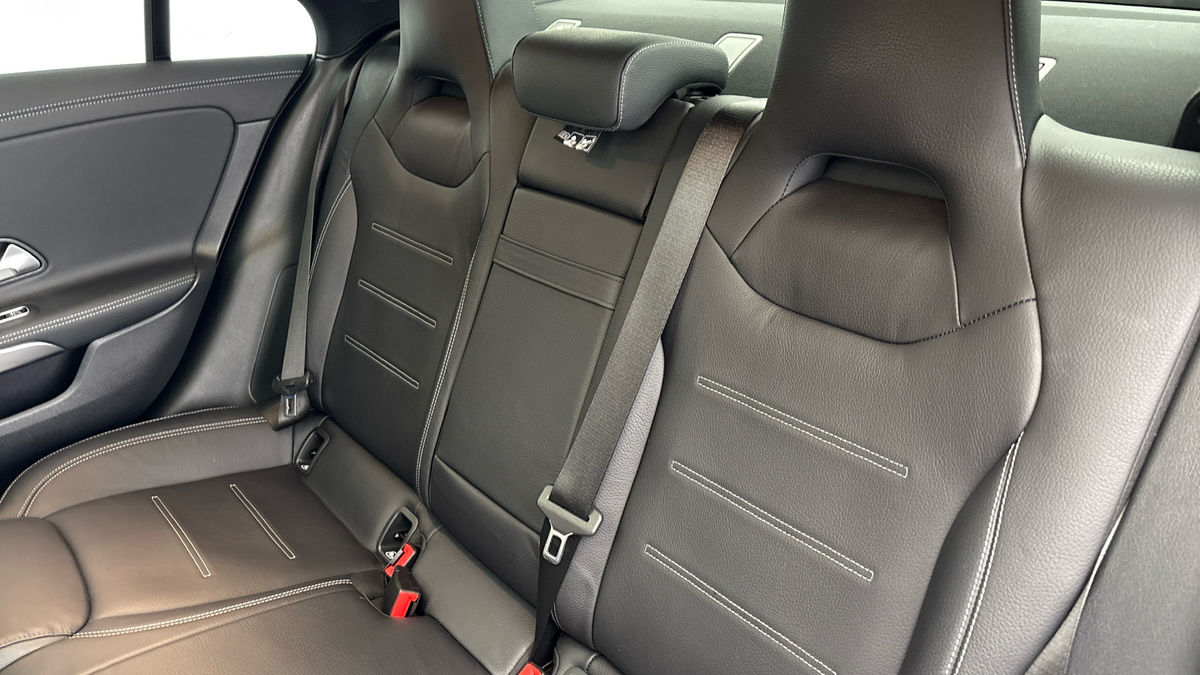 Mercedes-Benz CLA Image 8