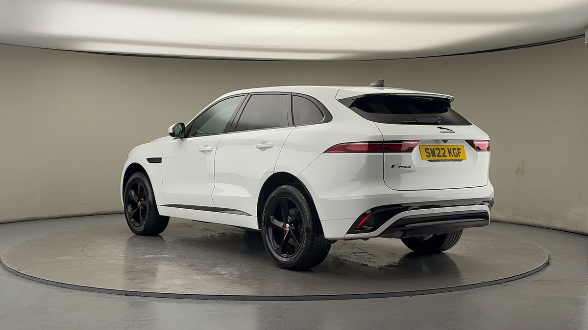 Jaguar F-PACE Image 2
