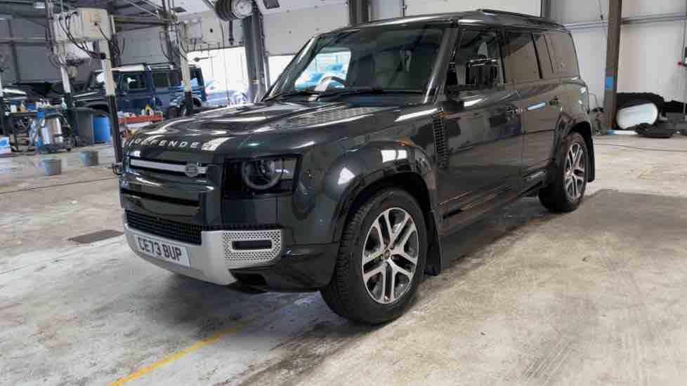 More views of Land Rover Defender 110