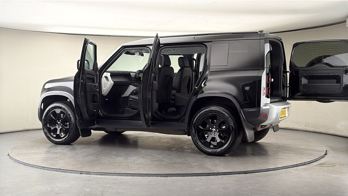 More views of Land Rover Defender 110
